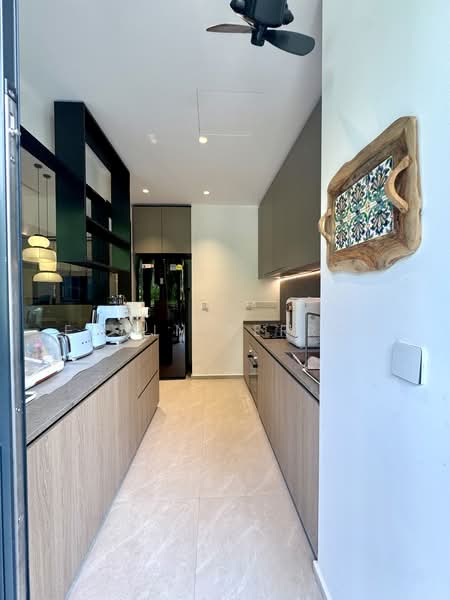KI Residences At Brookvale, 22 Brookvale Drive, 3 Bedrooms, 1,173 sqft, Condominium For Sale, by Edwin Ferroa, 500209355 - Kitchen - PropertyGuru.com.sg