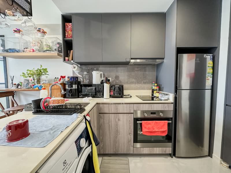 Riverfront Residences, 47 Hougang Avenue 7, 2 Bedrooms, 614 sqft, Condominium For Rent, by Aloysius Thomas Tan, 500209356 - Kitchen - PropertyGuru.com.sg