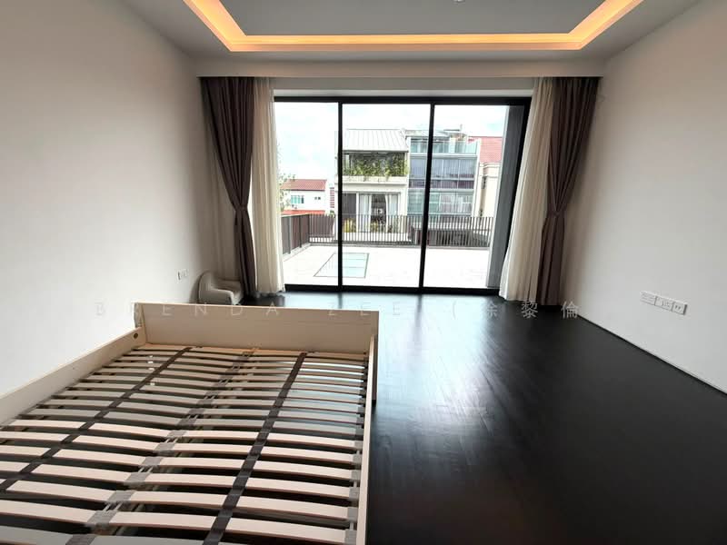 Bukit Timah Enclave ✧ Corner Terrace with Lift ✧ Near MRT & Schools, Chun Tin Road , Lorong Pisang Raja , Bukit Timah Road, 6 Bedrooms, 5,000 sqft, Corner Terrace For Rent, by Brenda Zee (徐黎倫), 500209358 - Bedroom - PropertyGuru.com.sg