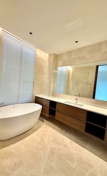 Bukit Timah Enclave ✧ Corner Terrace with Lift ✧ Near MRT & Schools, Chun Tin Road , Lorong Pisang Raja , Bukit Timah Road, 7 Bedrooms, 5,000 sqft, Corner Terrace For Rent, by Brenda Zee (徐黎倫), 500209358 - Bathroom - PropertyGuru.com.sg