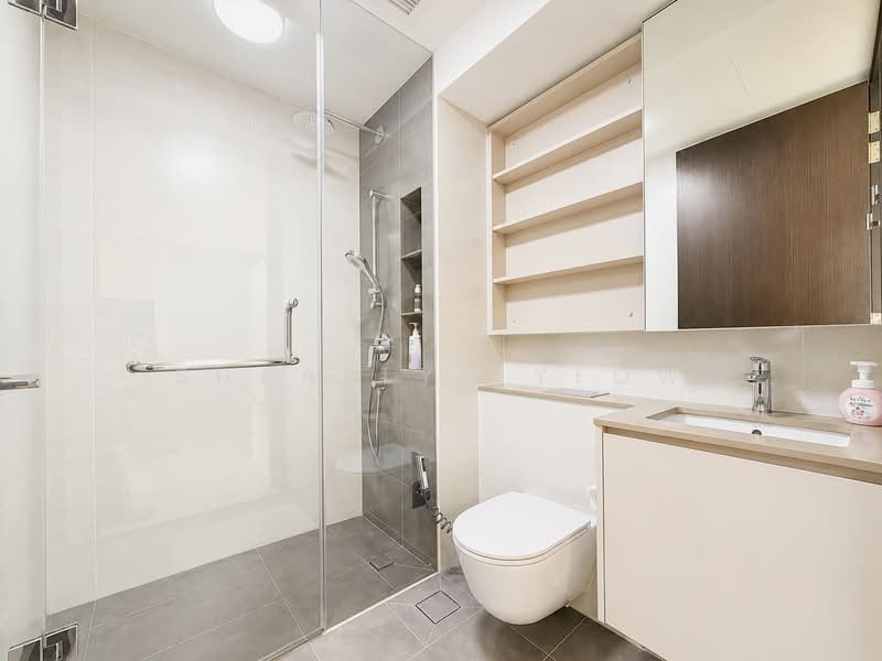 The Gazania, 5 How Sun Drive, 2 Bedrooms, 700 sqft, Condominium For Sale, by Shaarlyn Yeow, 500209366 - Bathroom - PropertyGuru.com.sg