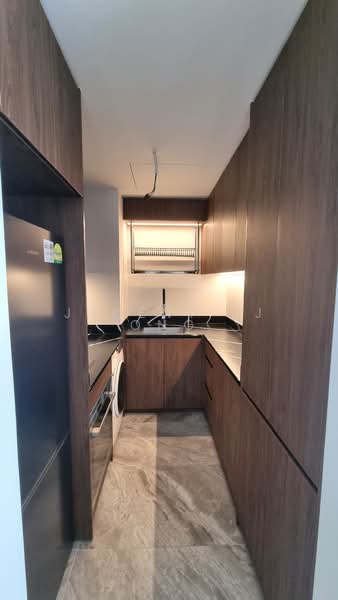 The Commodore, 67 Canberra Drive, 2 Bedrooms, 624 sqft, Condominium For Rent, by Jacent Jj Ong, 500209367 - Kitchen - PropertyGuru.com.sg
