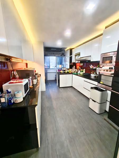 932 Tampines Street 91, 932 Tampines Street 91, Room Rental, 135 sqft, HDB Flat For Rent, by Brandon Cheong, 500209368 - Kitchen - PropertyGuru.com.sg