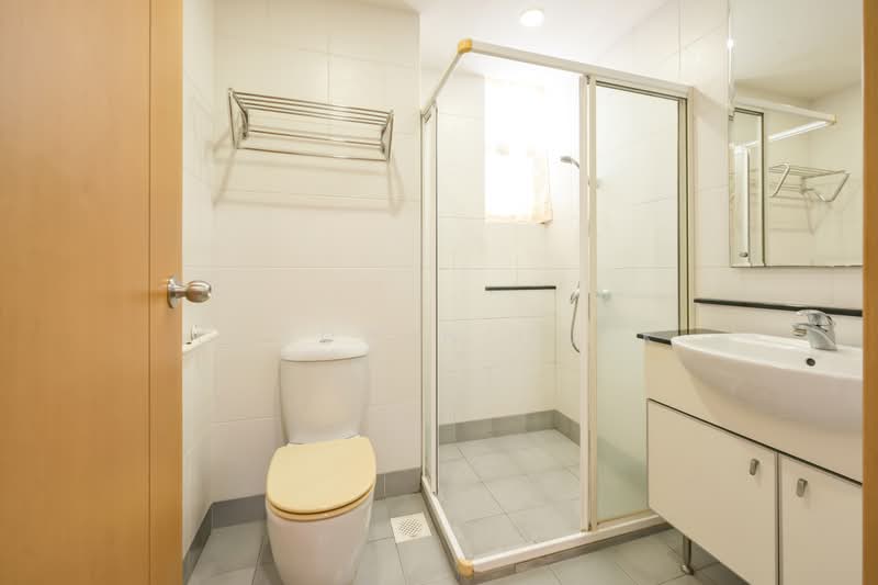 Cheap 1KM KongHwa 5min Walk MRT, , 3 Bedrooms, 1,238 sqft, Apartment For Sale, by Gladwin Quek, 500209373 - Bathroom - PropertyGuru.com.sg