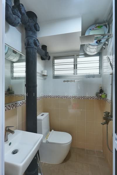 731 Yishun Street 72, 731 Yishun Street 72, 2 Bedrooms, 883 sqft, HDB Flat For Sale, by Nick R. L, 500209376 - Bathroom - PropertyGuru.com.sg