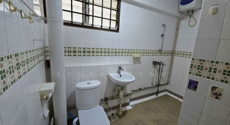 350 Choa Chu Kang Central, 350 Choa Chu Kang Central, 4 Bedrooms, 1,572 sqft, HDB Flat For Sale, by Eugene Fung, 500209379 - Bathroom - PropertyGuru.com.sg