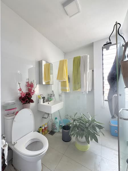 Faber Hills, , 4 Bedrooms, 1,668 sqft, Apartment For Sale, by Lilian Huang 黄丽莲, 500209384 - Bathroom - PropertyGuru.com.sg