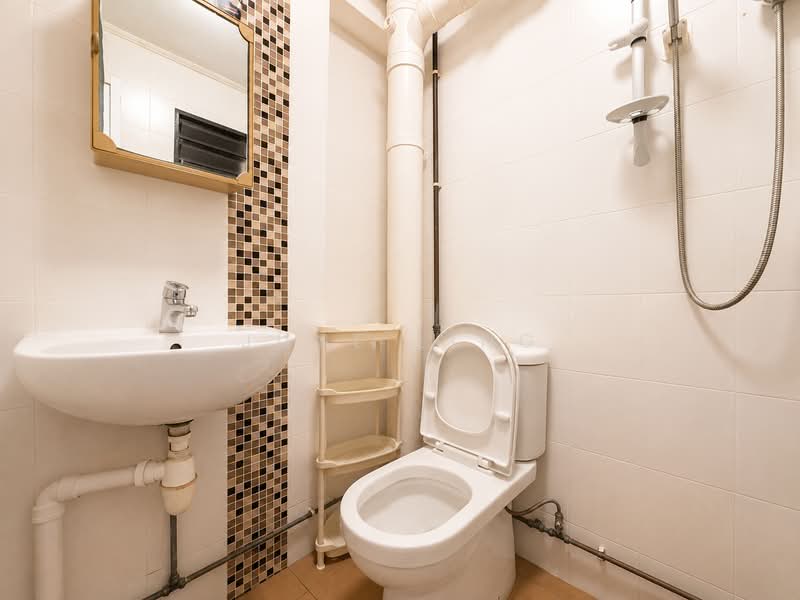 753 Yishun Street 72, 753 Yishun Street 72, 2 Bedrooms, 828 sqft, HDB Flat For Sale, by June Ling, 500209386 - Bathroom - PropertyGuru.com.sg