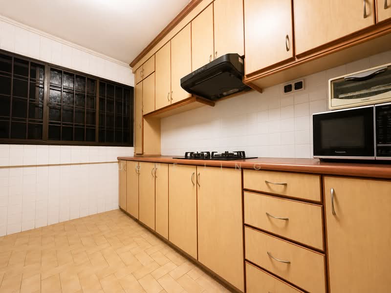 753 Yishun Street 72, 753 Yishun Street 72, 2 Bedrooms, 828 sqft, HDB Flat For Sale, by June Ling, 500209386 - Kitchen - PropertyGuru.com.sg