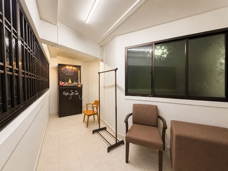 753 Yishun Street 72, 753 Yishun Street 72, 2 Bedrooms, 828 sqft, HDB Flat For Sale, by June Ling, 500209386 - Access Balcony - PropertyGuru.com.sg