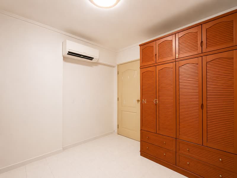 753 Yishun Street 72, 753 Yishun Street 72, 2 Bedrooms, 828 sqft, HDB Flat For Sale, by June Ling, 500209386 - Bedroom - PropertyGuru.com.sg