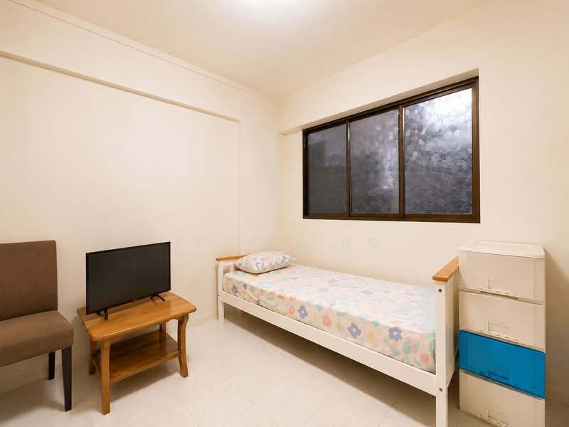 753 Yishun Street 72, 753 Yishun Street 72, 2 Bedrooms, 828 sqft, HDB Flat For Sale, by June Ling, 500209386 - Bedroom - PropertyGuru.com.sg