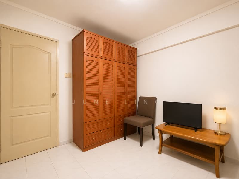 753 Yishun Street 72, 753 Yishun Street 72, 2 Bedrooms, 828 sqft, HDB Flat For Sale, by June Ling, 500209386 - Interior - PropertyGuru.com.sg