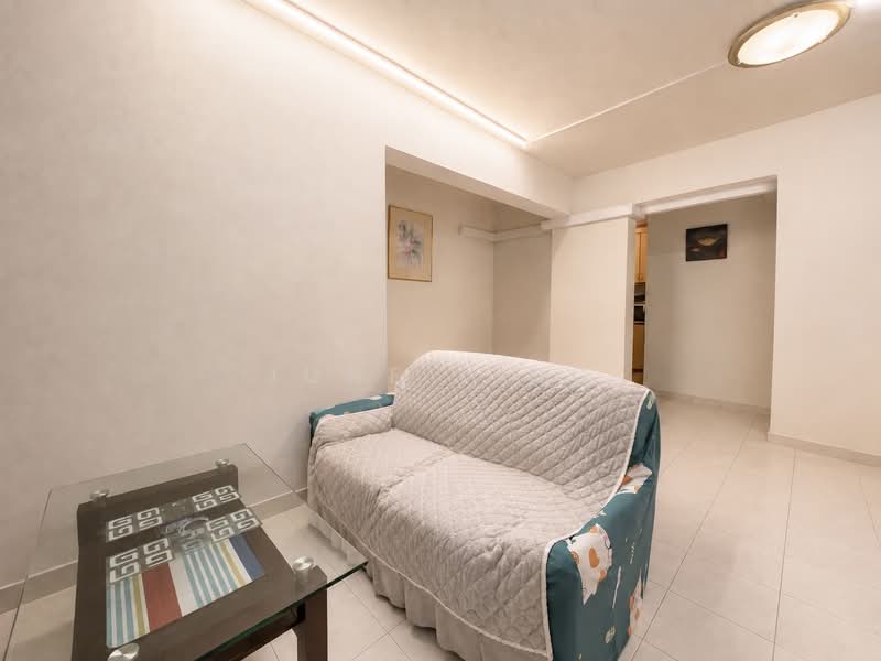 753 Yishun Street 72, 753 Yishun Street 72, 2 Bedrooms, 828 sqft, HDB Flat For Sale, by June Ling, 500209386 - Living Room - PropertyGuru.com.sg