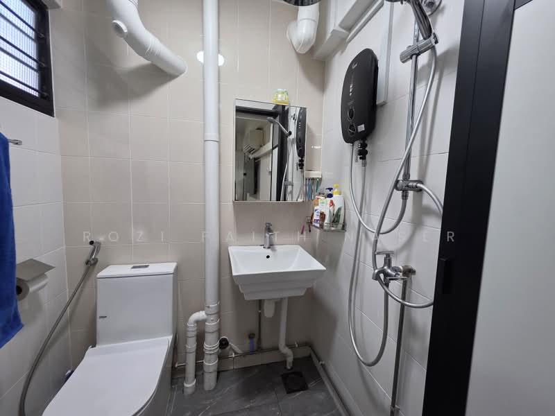 237 Yishun Ring Road, 237 Yishun Ring Road, 3 Bedrooms, 721 sqft, HDB Flat For Rent, by Rozi Faith Naser, 500209389 - Bathroom - PropertyGuru.com.sg