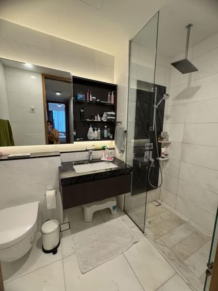 Marina One Residences, 21 Marina Way, 2 Bedrooms, 1,206 sqft, Condominium For Sale, by Grace Gatchalian, 500209390 - Bathroom - PropertyGuru.com.sg
