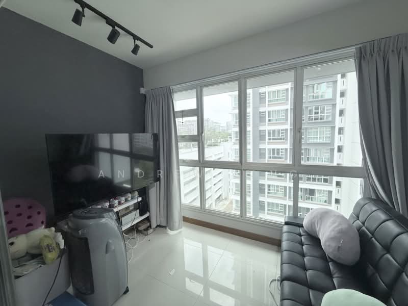 669B Edgefield Plains, 669B Edgefield Plains, 2 Bedrooms, 732 sqft, HDB Flat For Sale, by Andrew Yong, 500209394 - Living Room - PropertyGuru.com.sg