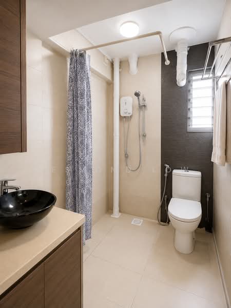 129 Bedok North Street 2, 129 Bedok North Street 2, 3 Bedrooms, 893 sqft, HDB Flat For Sale, by Desmond Low, 500209405 - Bathroom - PropertyGuru.com.sg