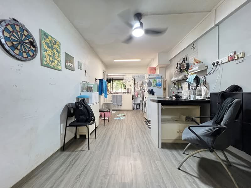 144 Bukit Batok West Avenue 6, 144 Bukit Batok West Avenue 6, 4 Bedrooms, 775 sqft, HDB Flat For Sale, by Owen Tan, 500209413 - Living Room - PropertyGuru.com.sg