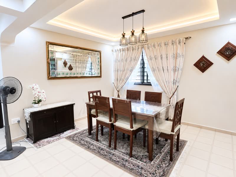 256 Tampines Street 21, 256 Tampines Street 21, 3 Bedrooms, 1,302 sqft, HDB Flat For Sale, by Amalina ., 500209415 - Dining Room - PropertyGuru.com.sg