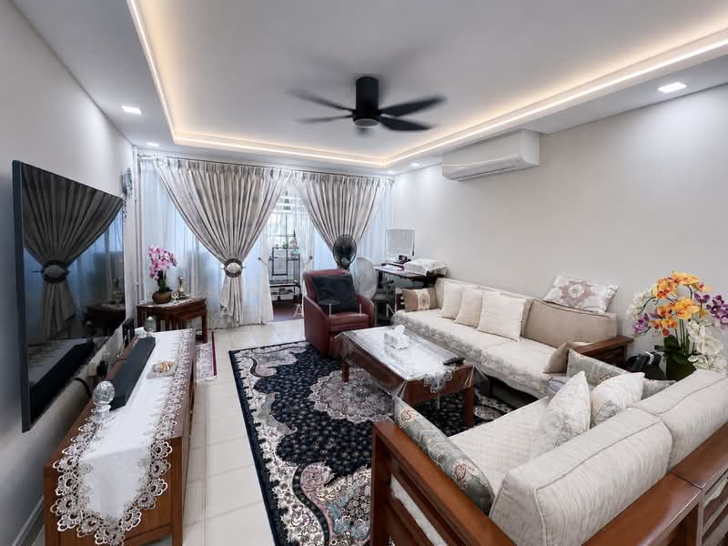 256 Tampines Street 21, 256 Tampines Street 21, 3 Bedrooms, 1,302 sqft, HDB Flat For Sale, by Amalina ., 500209415 - Living Room - PropertyGuru.com.sg