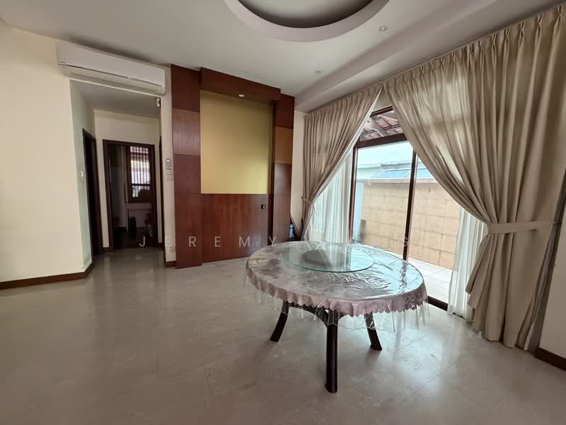 Pavilion Park, Pavilion Circle, 5 Bedrooms, 3,000 sqft, Semi-Detached House For Sale, by Jeremy Chng, 500209452 - Dining room - PropertyGuru.com.sg
