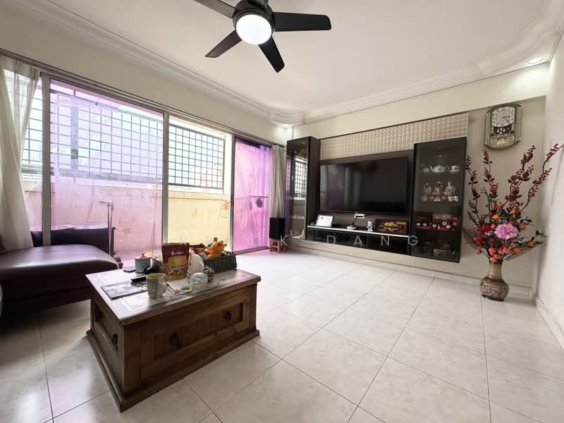 366 Bukit Batok Street 31, 366 Bukit Batok Street 31, 4 Bedrooms, 1,571 sqft, HDB Flat For Sale, by Derrick Dang, 500209456 - Living Room - PropertyGuru.com.sg