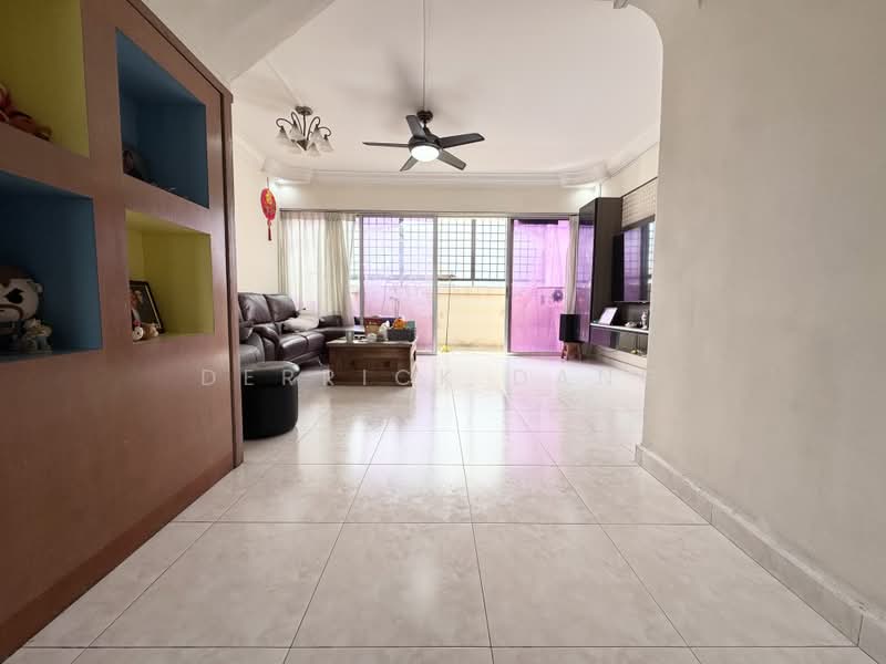 366 Bukit Batok Street 31, 366 Bukit Batok Street 31, 4 Bedrooms, 1,571 sqft, HDB Flat For Sale, by Derrick Dang, 500209456 - Living Room - PropertyGuru.com.sg