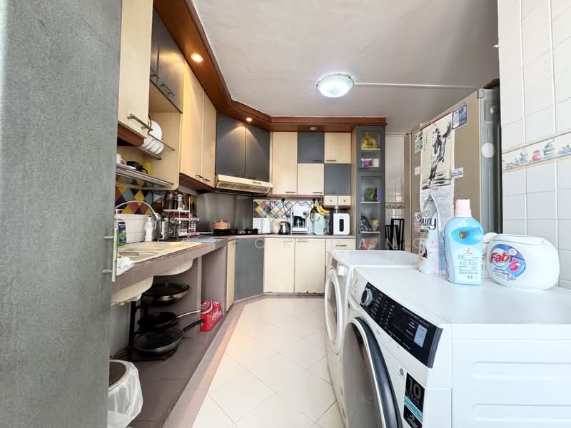 366 Bukit Batok Street 31, 366 Bukit Batok Street 31, 4 Bedrooms, 1,571 sqft, HDB Flat For Sale, by Derrick Dang, 500209456 - Kitchen - PropertyGuru.com.sg