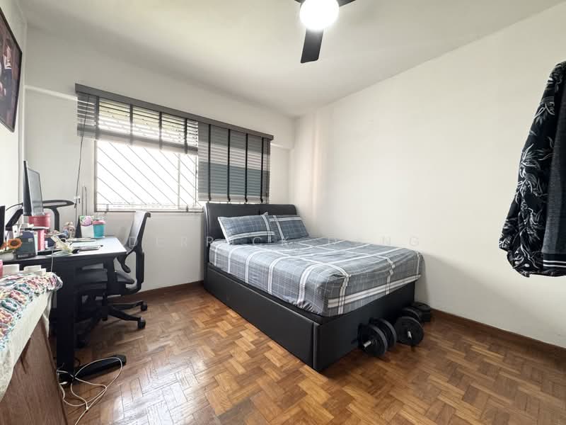 366 Bukit Batok Street 31, 366 Bukit Batok Street 31, 4 Bedrooms, 1,571 sqft, HDB Flat For Sale, by Derrick Dang, 500209456 - Bedroom - PropertyGuru.com.sg