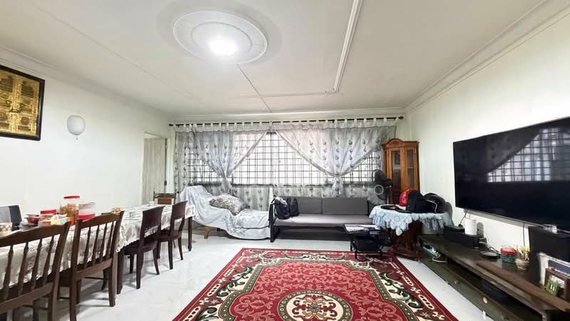 402 Choa Chu Kang Avenue 3, 402 Choa Chu Kang Avenue 3, 3 Bedrooms, 1,206 sqft, HDB Flat For Sale, by James Yeo, 500209462 - Living Room - PropertyGuru.com.sg