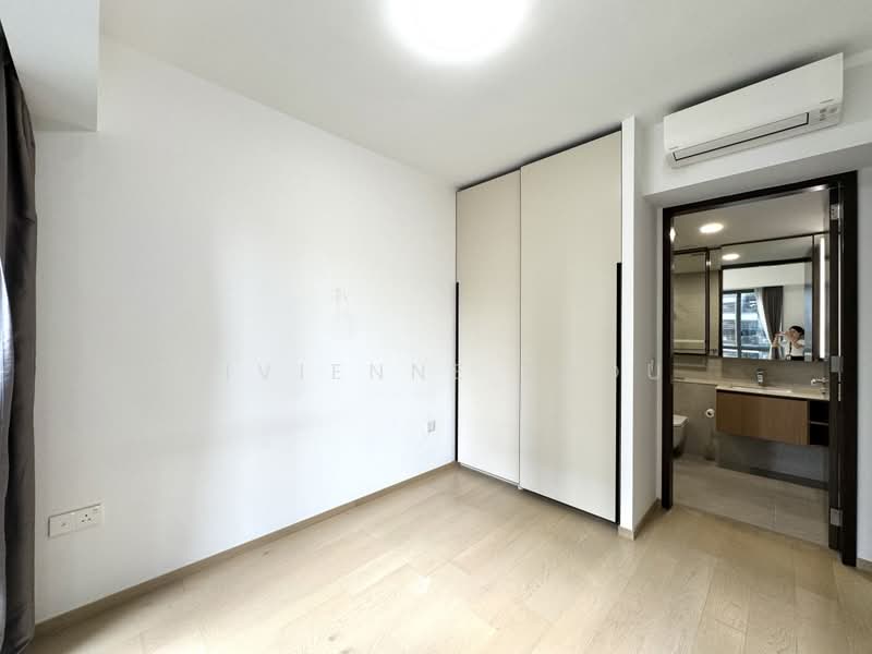 JadeScape, 2 Shunfu Road, 2 Bedrooms, 764 sqft, Condominium For Sale, by Vivienne Zhou, 500209479 - Master Bedroom - PropertyGuru.com.sg