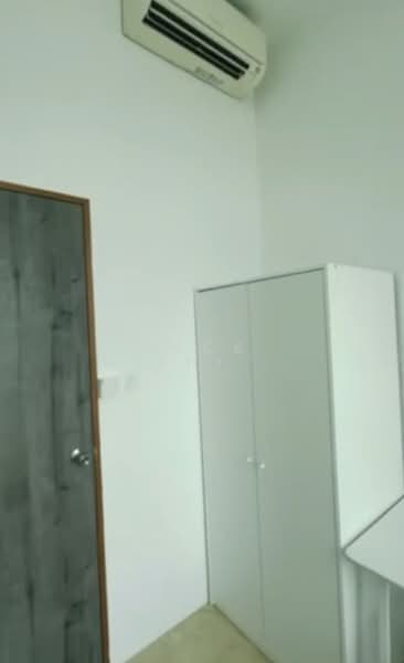 Tanglin Regency, 381 Tanglin Road, 1 Bedroom, 150 sqft, Condominium For Rent, by Nick Vishindas, 500209487 - Interior - PropertyGuru.com.sg