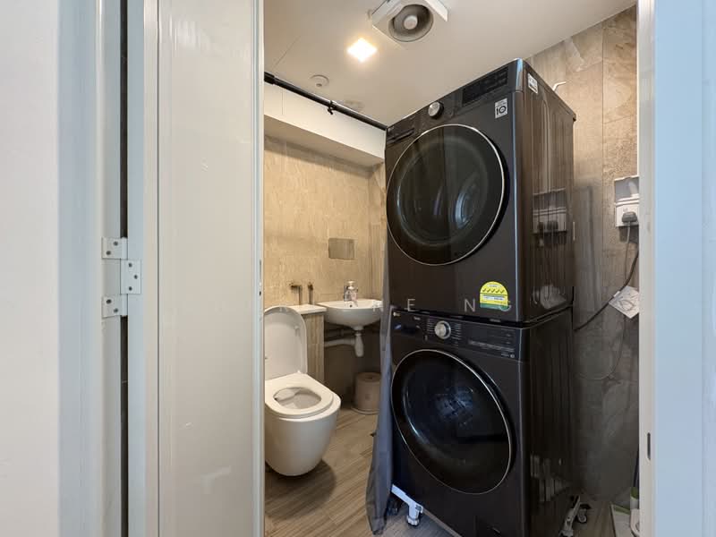Joo Chiat Resi Shophouse D15, , 4 Bedrooms, 3,380 sqft, Conservation House For Rent, by Sherlene Ng, 500209492 - Bathroom - PropertyGuru.com.sg