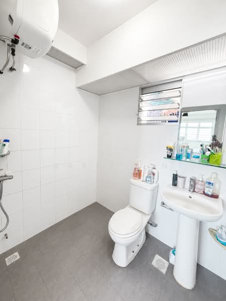 463C Sembawang Drive, 463C Sembawang Drive, 3 Bedrooms, 990 sqft, HDB Flat For Sale, by Garry Tan, 500209496 - Bathroom - PropertyGuru.com.sg