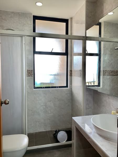 Cavendish Park, 16 Pine Grove, 2 Bedrooms, 958 sqft, Condominium For Sale, by Edwin Soh, 500209513 - Bathroom - PropertyGuru.com.sg