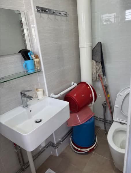 410 Choa Chu Kang Avenue 3, 410 Choa Chu Kang Avenue 3, Room Rental, 120 sqft, HDB Flat For Rent, by Edwin Phua, 500209515 - Bathroom - PropertyGuru.com.sg