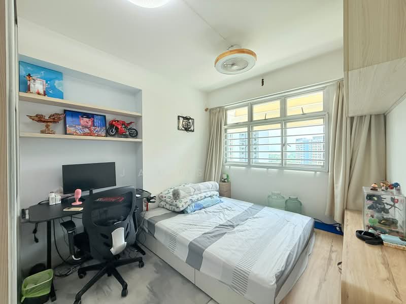 329A Anchorvale Street, 329A Anchorvale Street, 3 Bedrooms, 1,001 sqft, HDB Flat For Sale, by James Yeo, 500209516 - Bedroom - PropertyGuru.com.sg