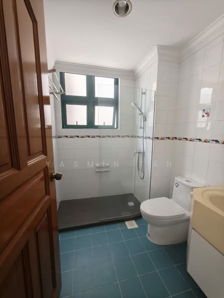 Fernhill Road, Fernhill Road, 6 Bedrooms, 3,200 sqft, Detached House For Rent, by Yasmin Tan, 500209526 - Bathroom - PropertyGuru.com.sg