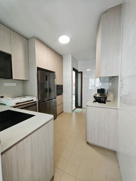 Fernhill Road, Fernhill Road, 6 Bedrooms, 3,200 sqft, Detached House For Rent, by Yasmin Tan, 500209526 - Kitchen - PropertyGuru.com.sg