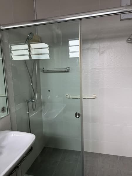 460 Pasir Ris Drive 4, 460 Pasir Ris Drive 4, 3 Bedrooms, 1,572 sqft, HDB Flat For Rent, by Ivy Lee, 500209527 - Bathroom - PropertyGuru.com.sg