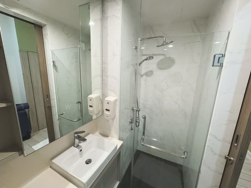 Freehold CBD Residential Shophouse ⭐ Income Generating Serviced Apartment, , 9 Bedrooms, 6,758 sqft, Shophouse For Sale, by Wilbert Lim, 500209540 - Bathroom - PropertyGuru.com.sg