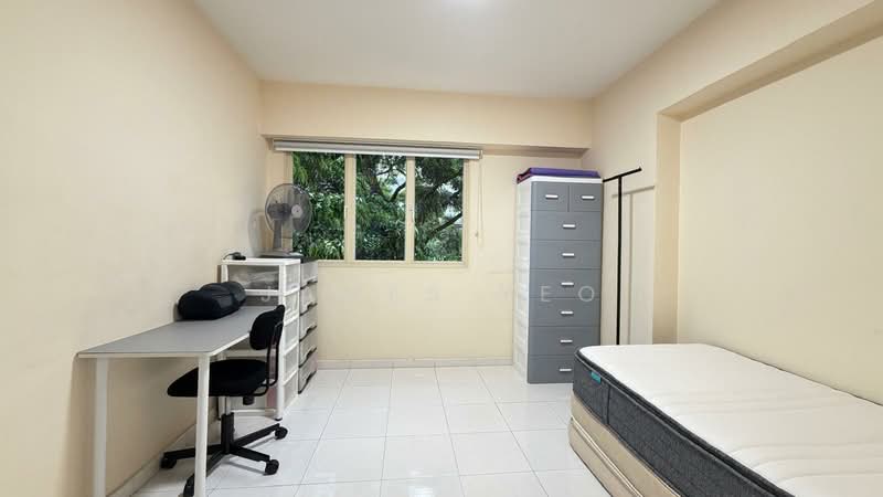 182 Jelebu Road, 182 Jelebu Road, 3 Bedrooms, 1,012 sqft, HDB Flat For Sale, by James Yeo, 500209556 - Bedroom - PropertyGuru.com.sg