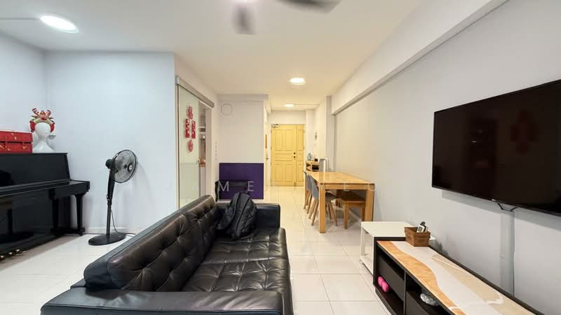 182 Jelebu Road, 182 Jelebu Road, 3 Bedrooms, 1,012 sqft, HDB Flat For Sale, by James Yeo, 500209556 - Living Room - PropertyGuru.com.sg
