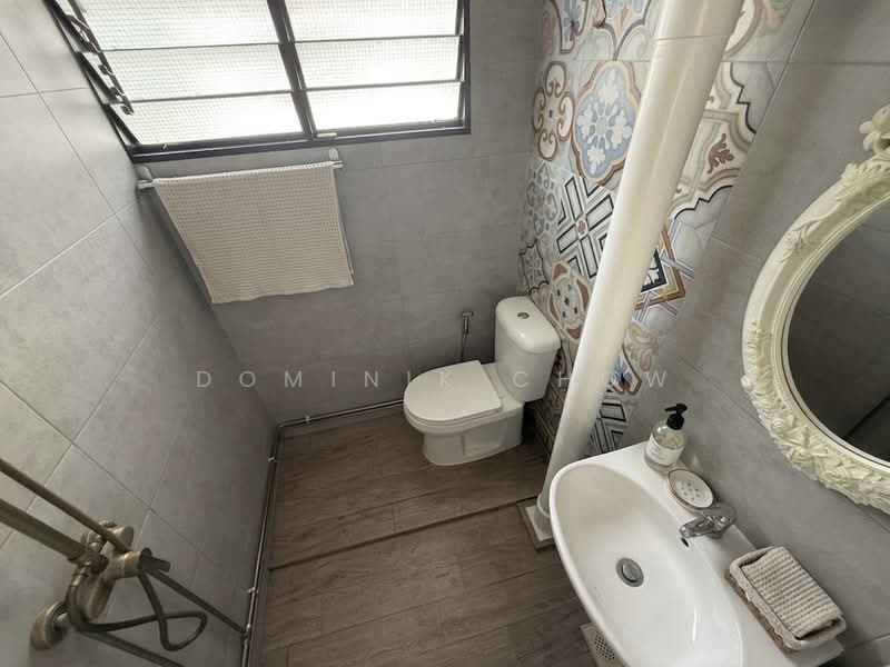101 Yishun Avenue 5, 101 Yishun Avenue 5, 2 Bedrooms, 732 sqft, HDB Flat For Sale, by Dominik Chow, 500209560 - Bathroom - PropertyGuru.com.sg