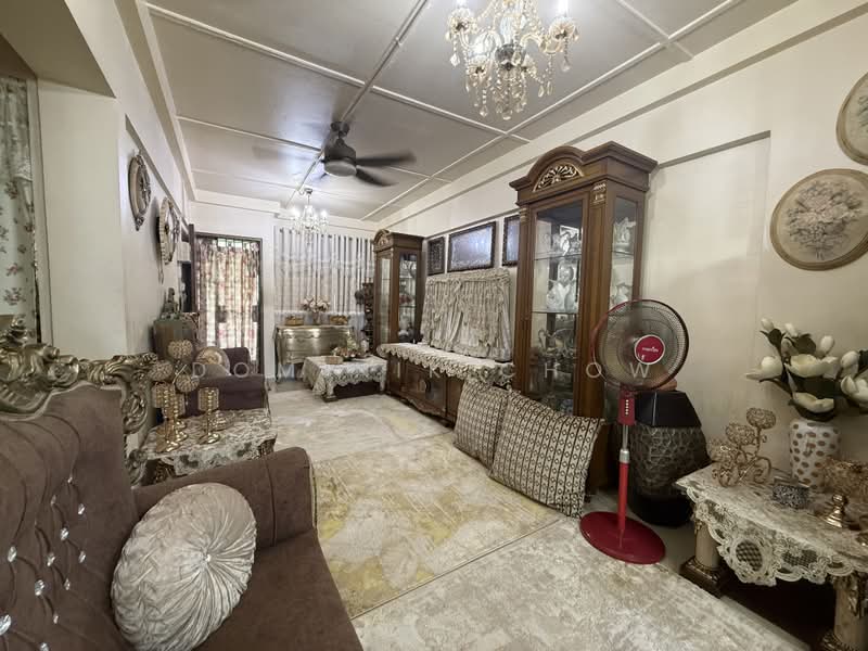 101 Yishun Avenue 5, 101 Yishun Avenue 5, 2 Bedrooms, 732 sqft, HDB Flat For Sale, by Dominik Chow, 500209560 - Living Room - PropertyGuru.com.sg