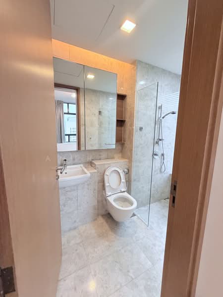 Soleil @ Sinaran, 2 Sinaran Drive, 2 Bedrooms, 958 sqft, Condominium For Rent, by Anthea Yeo 杨丽娇, 500209563 - Bathroom - PropertyGuru.com.sg