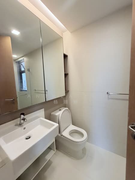 Soleil @ Sinaran, 2 Sinaran Drive, 2 Bedrooms, 958 sqft, Condominium For Rent, by Anthea Yeo 杨丽娇, 500209563 - Bathroom - PropertyGuru.com.sg