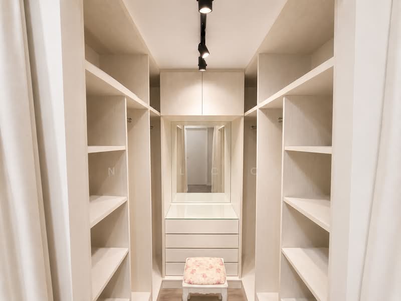 604 Jurong West Street 62, 604 Jurong West Street 62, 4 Bedrooms, 1,432 sqft, HDB Flat For Sale, by Nigel Chow, 500209564 - Master Walk-In Wardrobe - PropertyGuru.com.sg