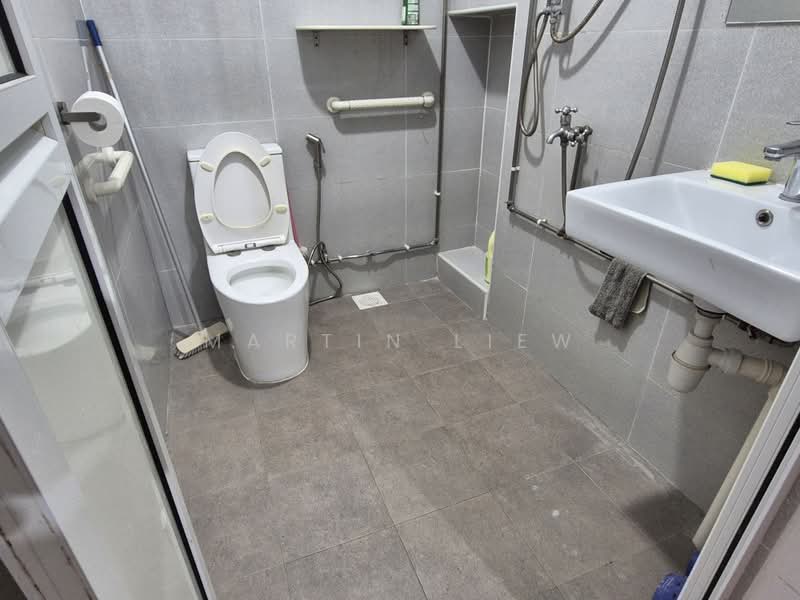506 Choa Chu Kang Street 51, 506 Choa Chu Kang Street 51, Room Rental, 100 sqft, HDB Flat For Rent, by Martin Liew, 500209565 - Bathroom - PropertyGuru.com.sg